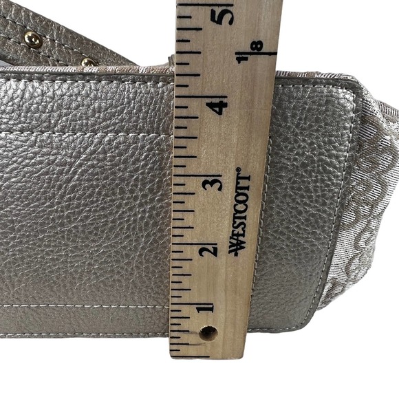 Kathy Van Zeeland Gold and Cream Shoulder Bag - Picture 11 of 12